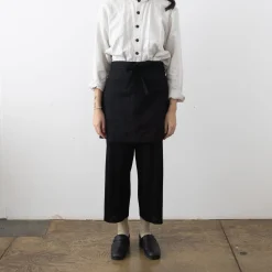 Hakui Short Waist Apron - Black