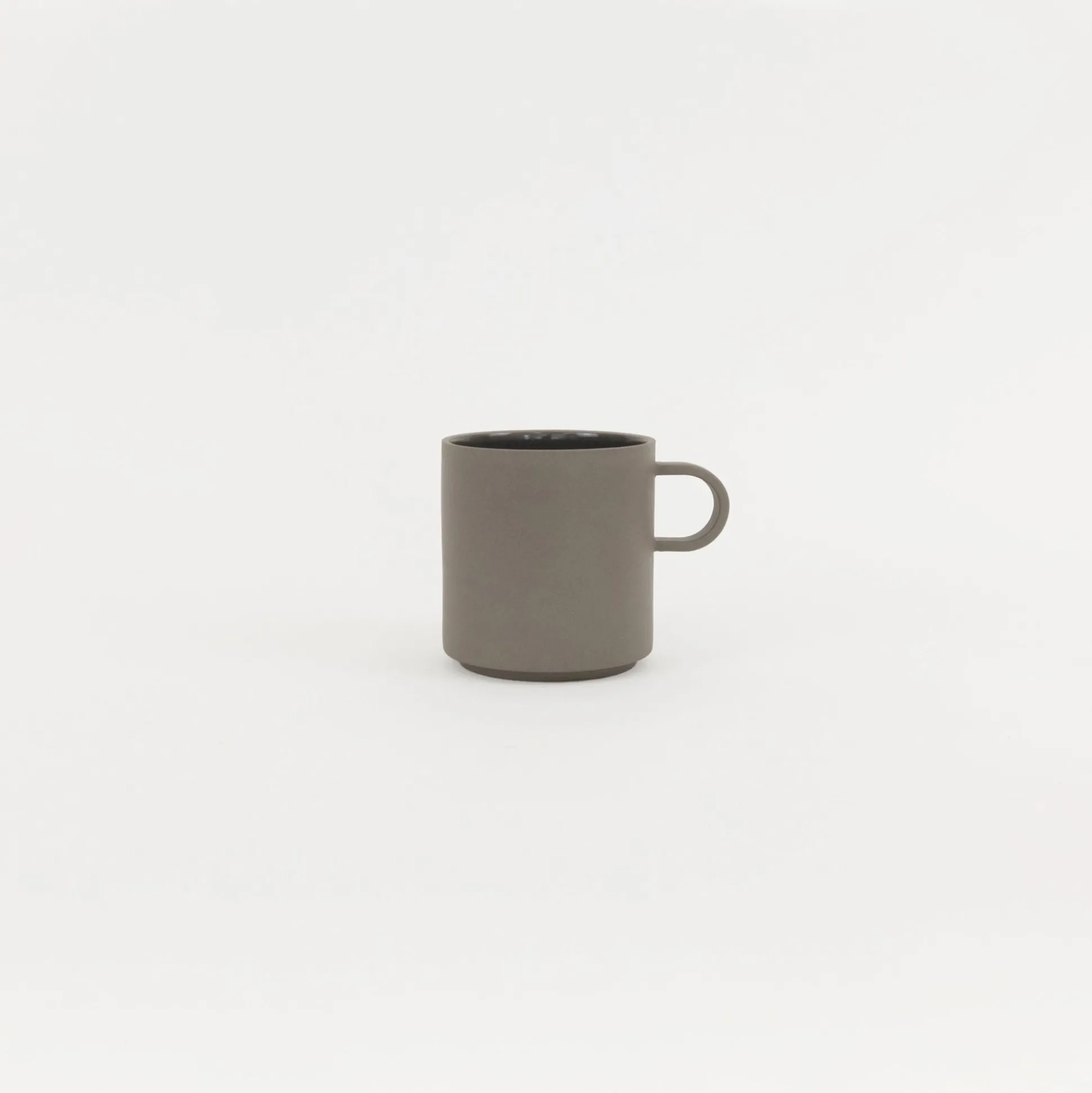Hdg120 - Mug Dark Gray Medium O 3.3/8"