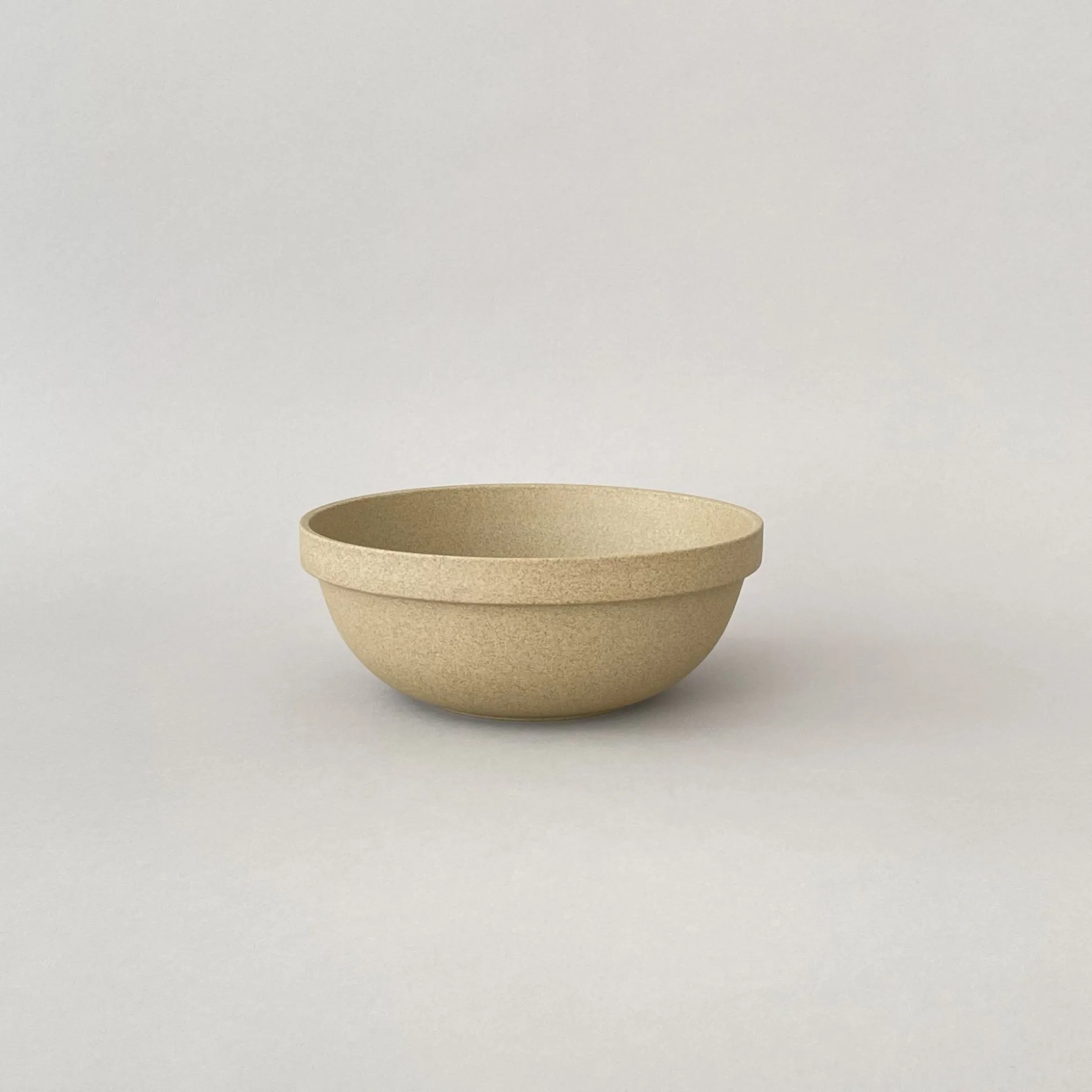 Hp049 - Mid-Deep Round Bowl Natural O 7.3/8"