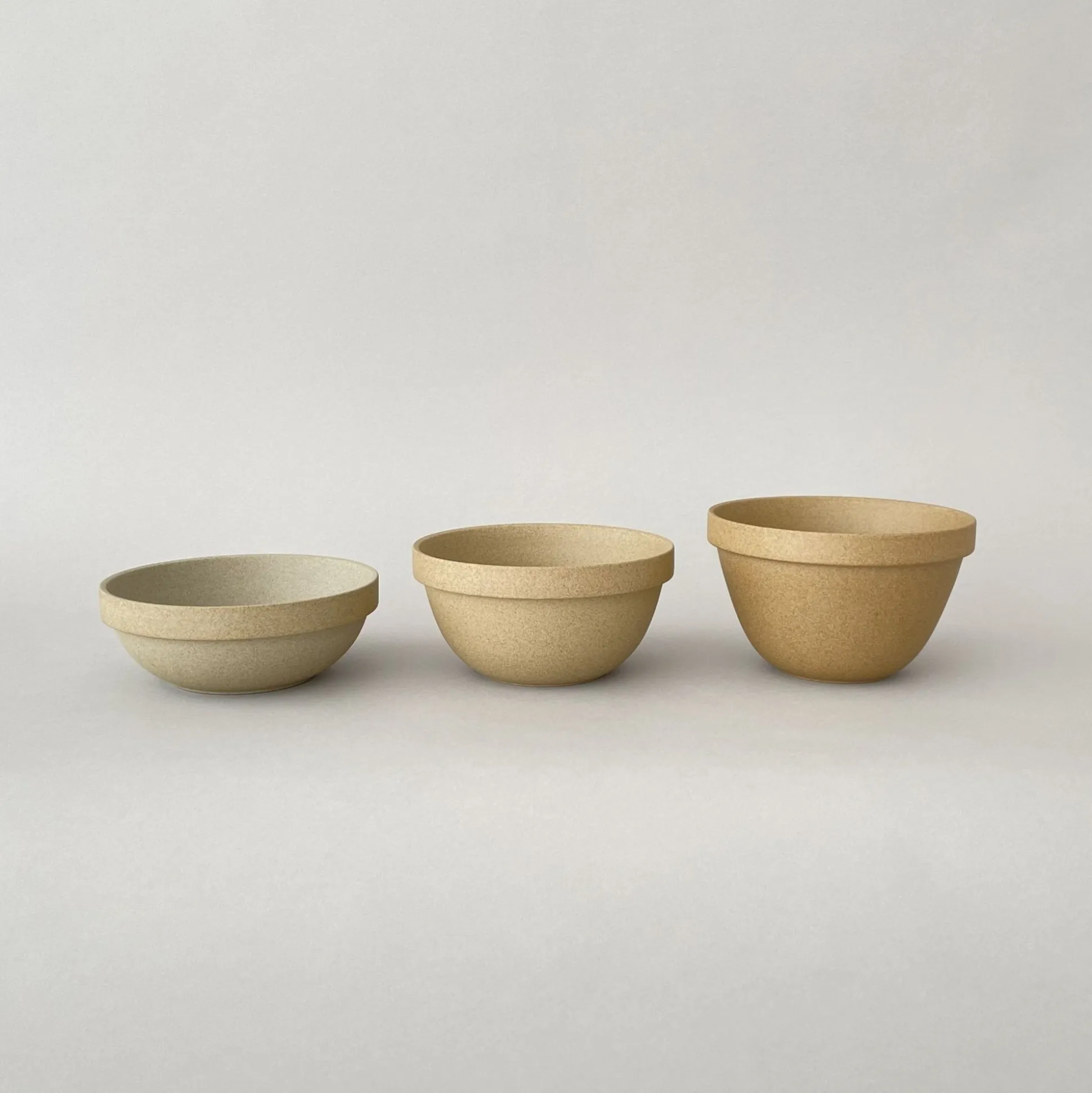Hp048 - Mid-Deep Round Bowl Natural Small O 5.5/8"
