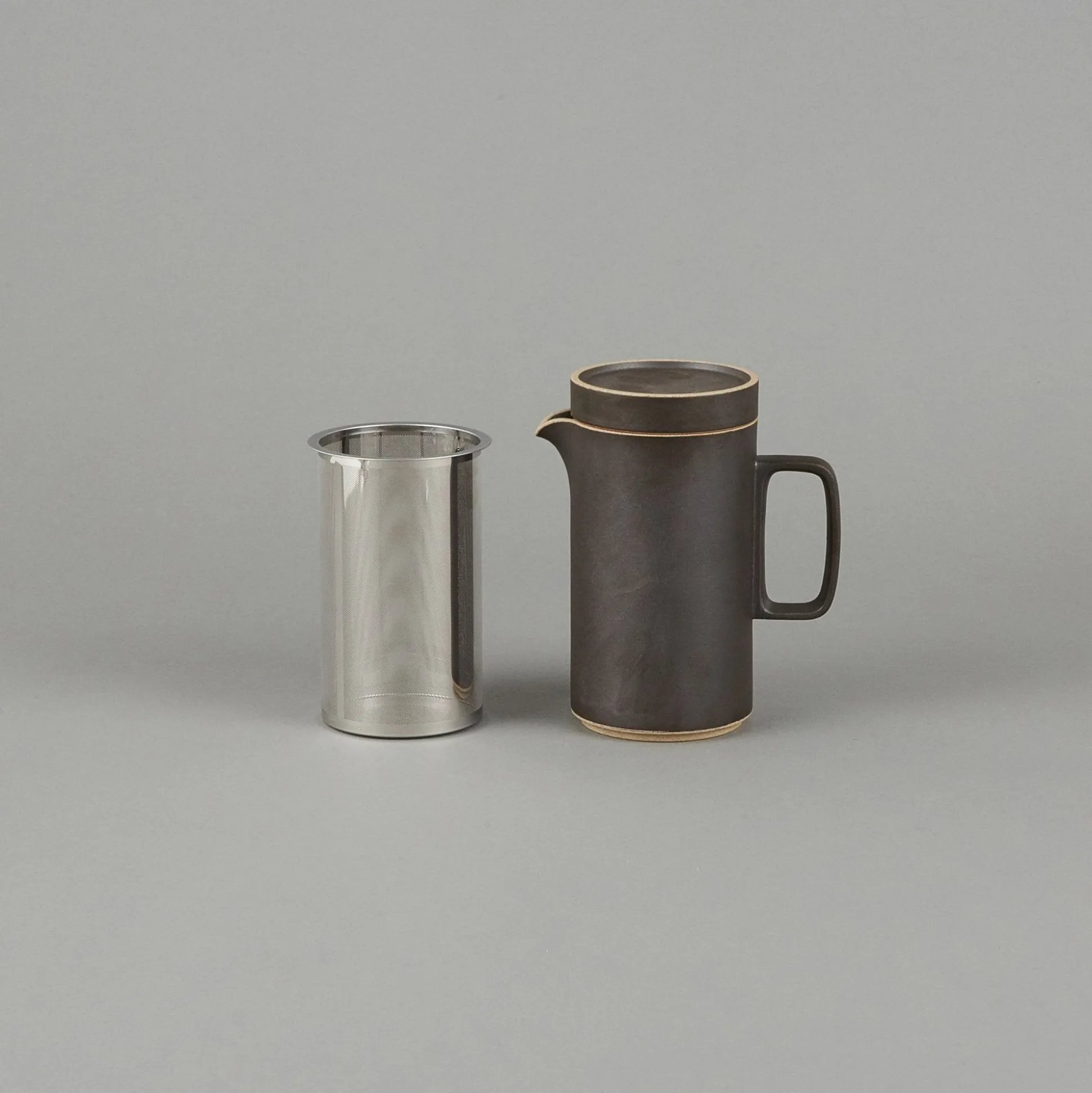 Hpb037 - Teapot Tall With Stainless Strainer Black O 3.3/8"