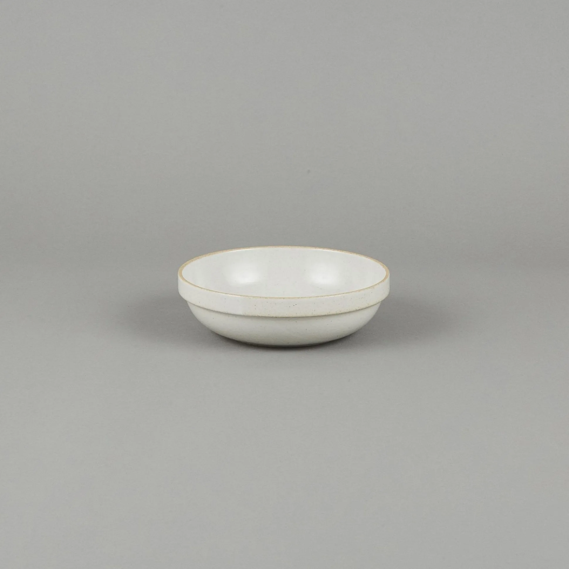 Hpm032 - Round Bowl Gloss Gray O 7.3/8"