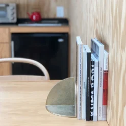 S/N Bookend
