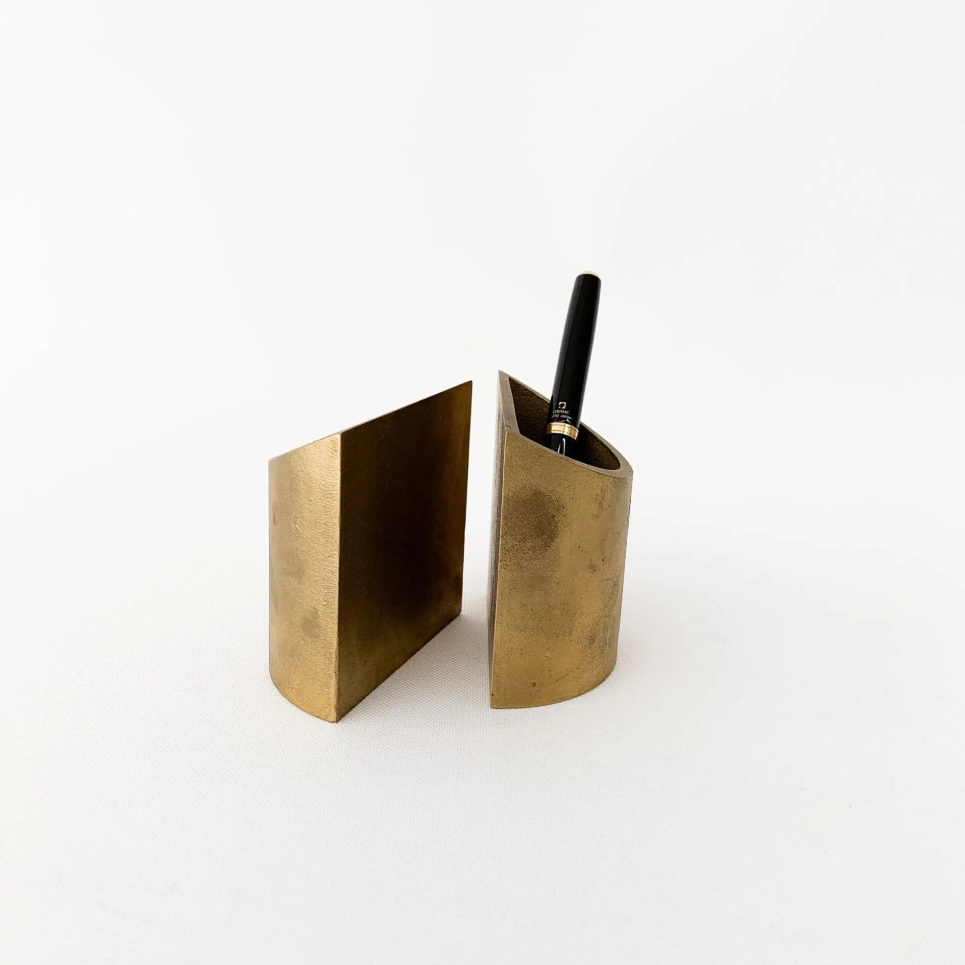 S/N Brass Vertical Pen Stand - Downward Slant (Sn021)