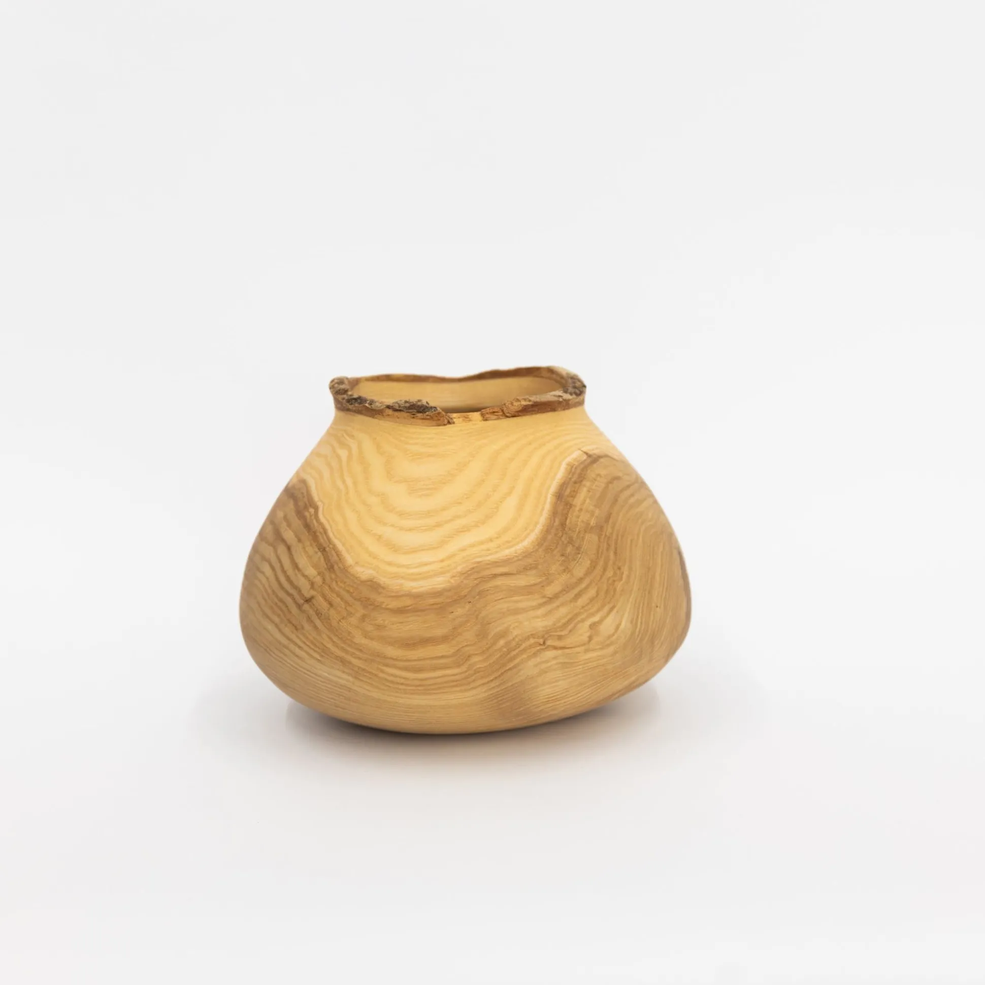 Wooden Bowl Sculpture By Kenji Usuda (2023)